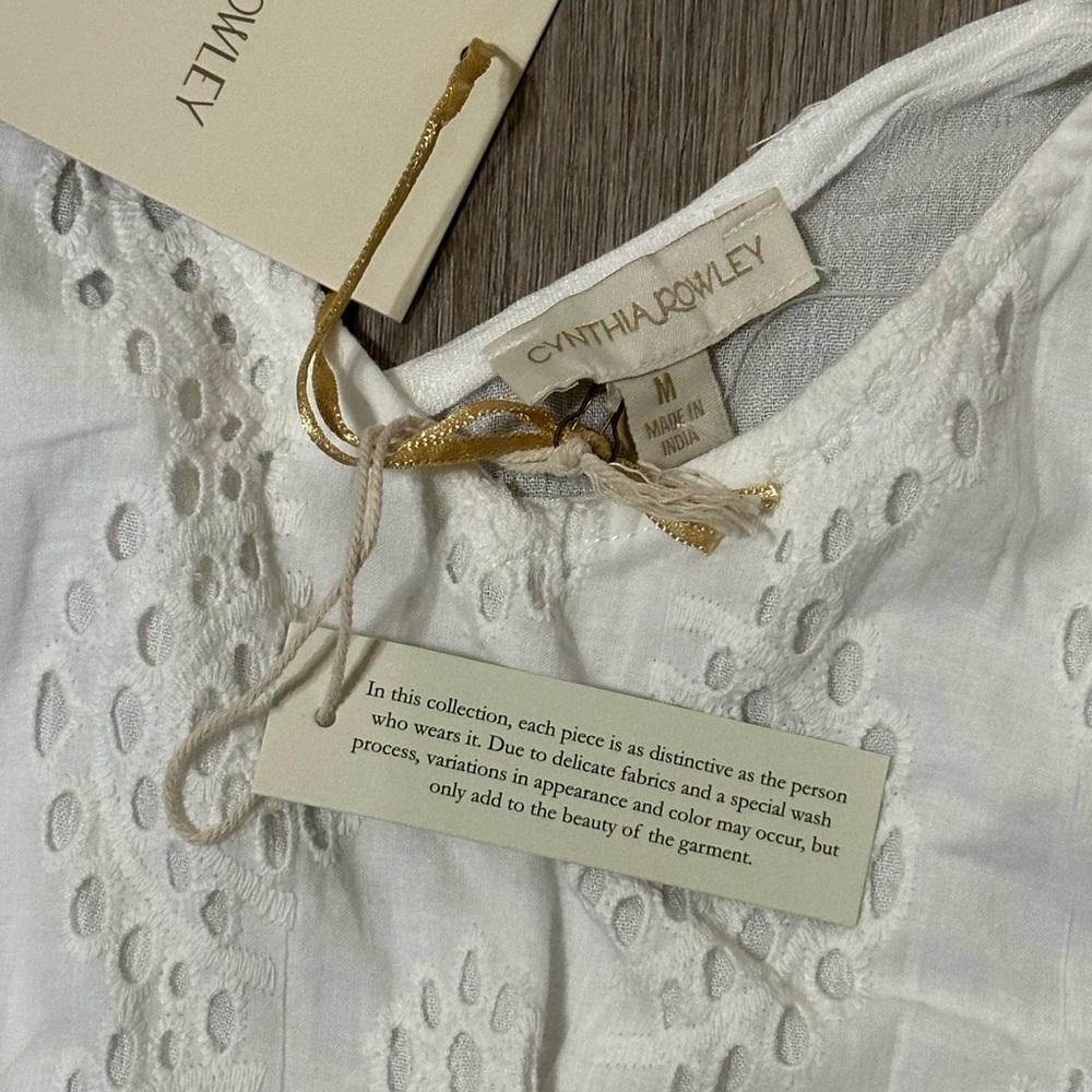 ❌❌❌SOLD❌❌❌. Off white blouse 🤍 - Picture 3 of 4